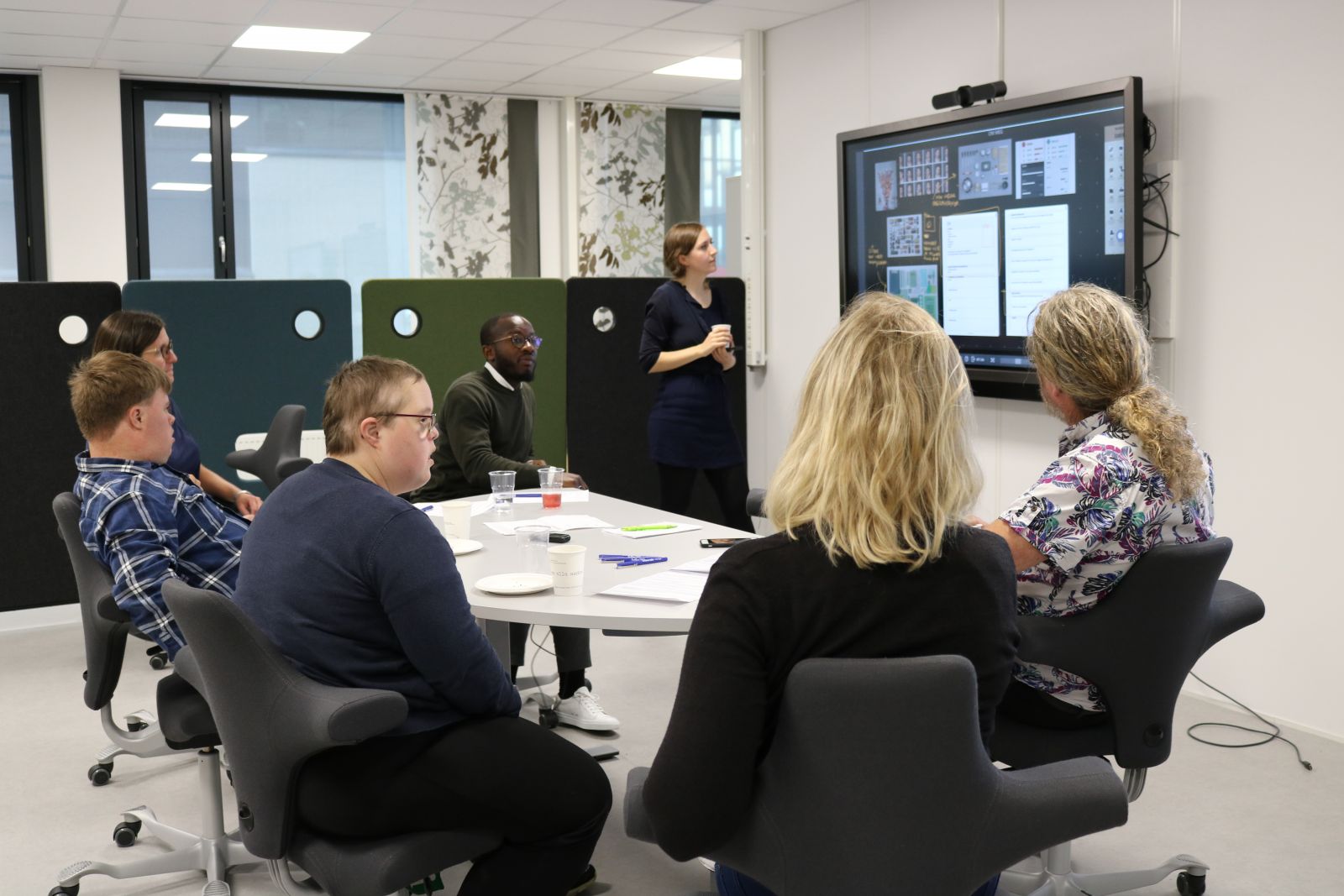 fra en workshop på UiA med foreldre, lærere og personer med utviklingshemming. Her skulle vi kartlegge mulige brukerbehov som kan løses av teknologistøttede løsninger.