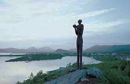 Bilde av en statue som illustrerer en man 