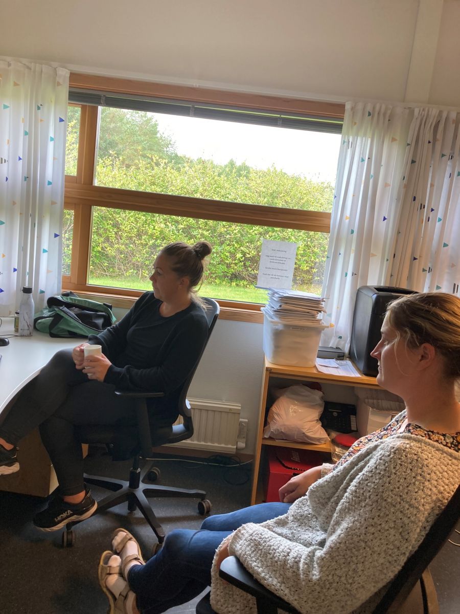 Ansatte i Sandnes kommune er på samling om veilederen.